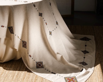 Handgefertigte Tischdecke 220 x 150 cm, Kaffeetischdecke, Weihnachtstischdecke, traditionelle ukrainische Tischdecke, bestickt