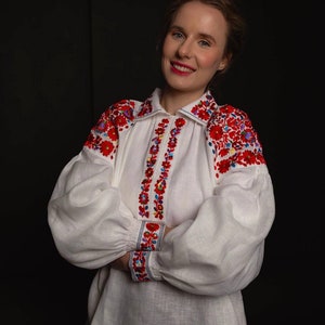 Weiß Ukrainische Vyshyvanka Bluse Ukrainische bestickte Bluse Boho ethnisches Hemd Boho-chic Bauern Geschenk für Sie