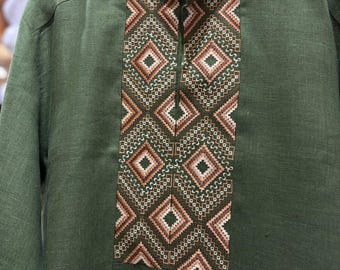 Green Embroidered men's shirt Ukrainian Vyshyvanka Men's embroidered shirt. Ukrainian shirt Traditional Ukrainian shirts Gift for Him