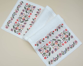 Tischläufer 88 x 40 cm, besticktes Leinen aus Yavoriv, bestickte Tischdecke, ukrainische bestickte Tischdecke, Geschenkidee aus der Ukraine