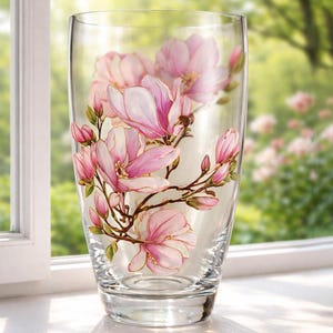 Vase magnolia peint à la main, vase en verre fleur rose blanc fait main, cadeau personnalisé, art magnolia, décoration florale personnalisée image 1
