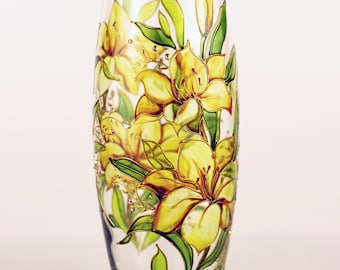 Hand Painted Lilies Vase –  Personalized Flower Vase With Yellow Lilies, Floral Home Decor, Gift for Mom, Wedding Gift, Custom Art