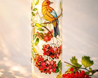 Jarrón de rama de viburnum: jarrón de vidrio personalizado pintado a mano en estilo vitral, regalo de pájaro, bayas de viburnum rojas, decoración del hogar personalizada