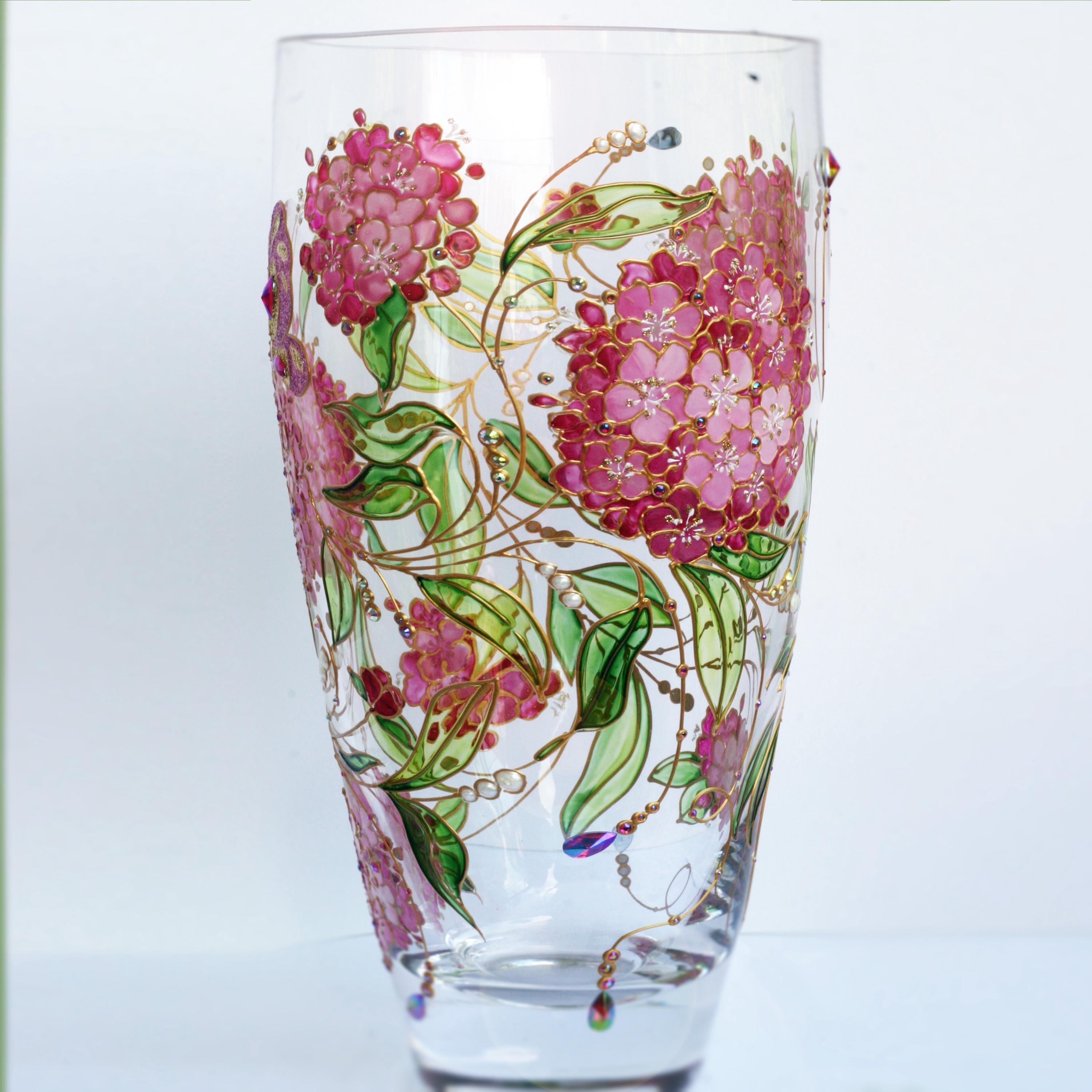 手描き花柄ガラス花瓶 手描きの紫陽花の花瓶：手描きのピンクの花が描かれたパーソナライズ