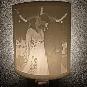 Custom Photo Night Light: 3D Printed Lithophane Gift