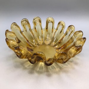 Amber 14 Finger Stretch Pulled Edge Candy / Nut / Trinket Dish