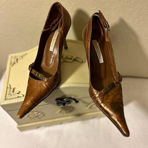 Long pointed shop toe shoes