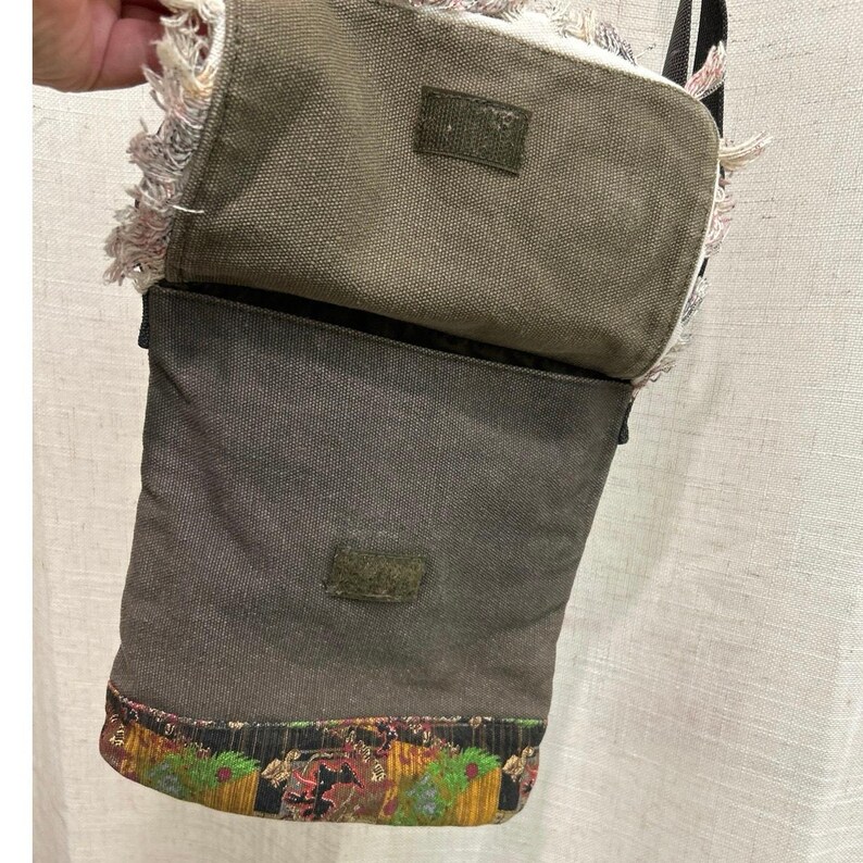 Vtg retro Disney Mickey Mouse rugged canvas crossbody bag green/khaki 7’x 9’ in image 6