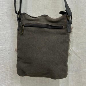 Vtg retro Disney Mickey Mouse rugged canvas crossbody bag green/khaki 7’x 9’ in image 5