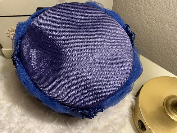 Vtg Electric Blue Straw Pill Box Hat - image 6