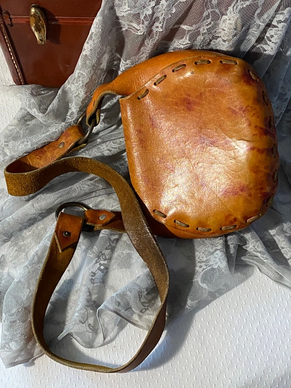 70's Boho/Hippie Tooled Leather Purse - image 3