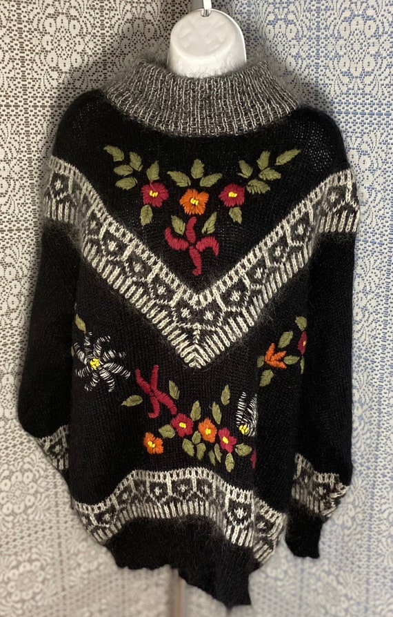 80's/90's Oversized Crochet Embriodered Sweater, R