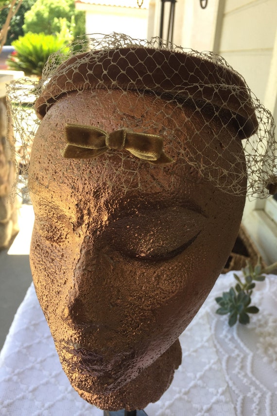 1930's Vintage Taupe Netted Halo Headpiece