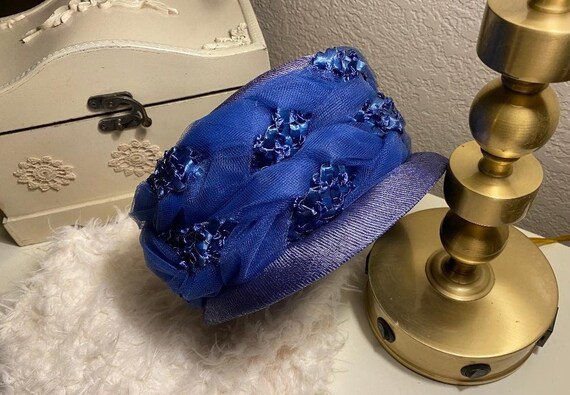 Vtg Electric Blue Straw Pill Box Hat - image 8