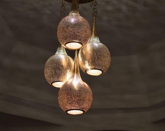 Lámpara de araña marroquí de latón, lámpara de techo colgante tipo racimo hecha a mano con 4 lámparas colgantes, lámpara colgante en forma de lágrima