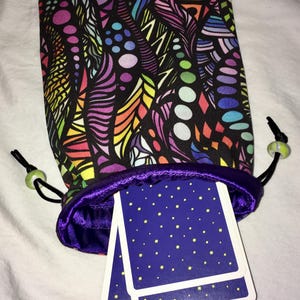Bolsa de cartas de tarot Zentangle con forro de satén morado