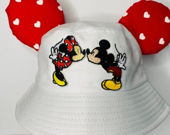 Mickey & Minnie sweethearts bucket hat