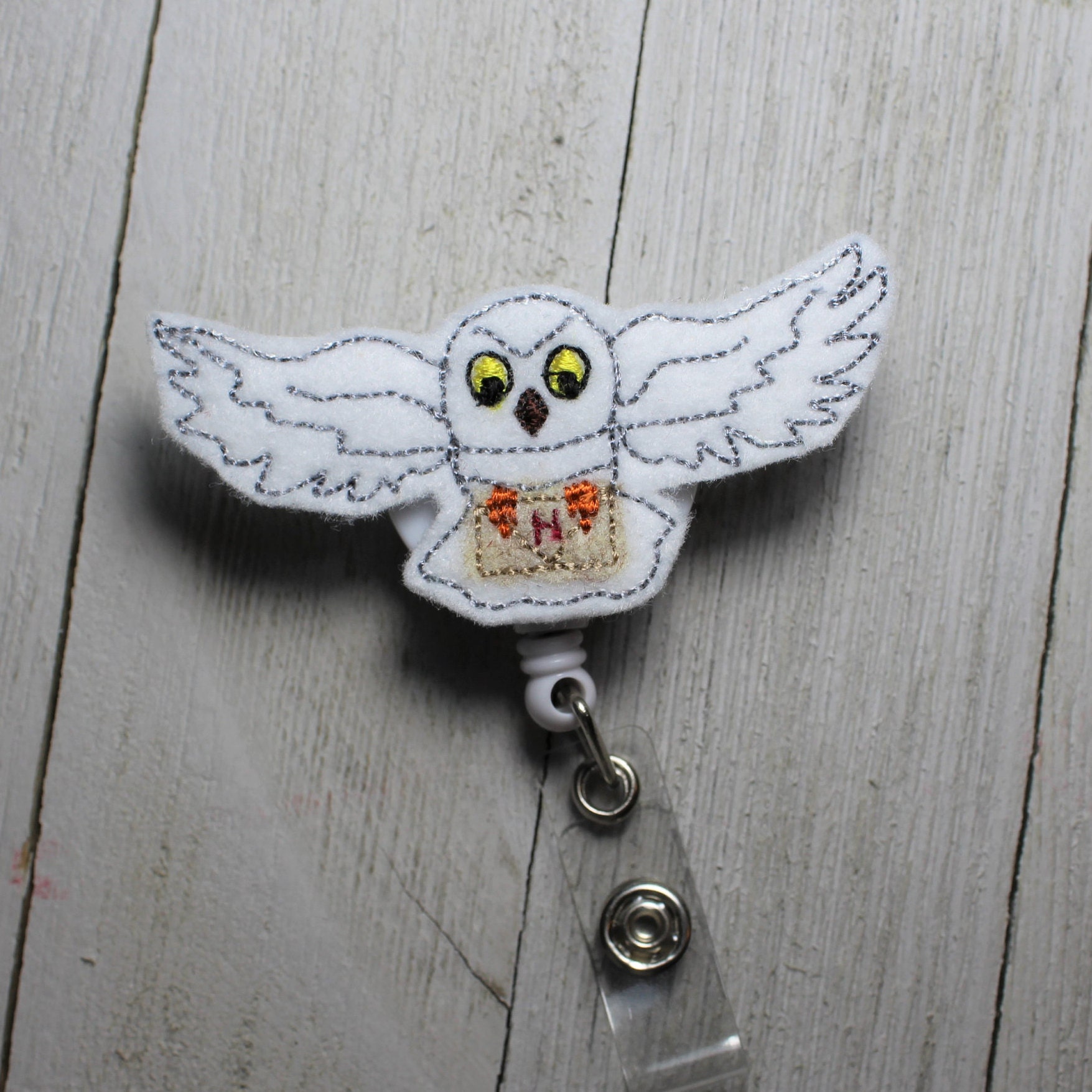 Messenger Owl retractable name badge holder