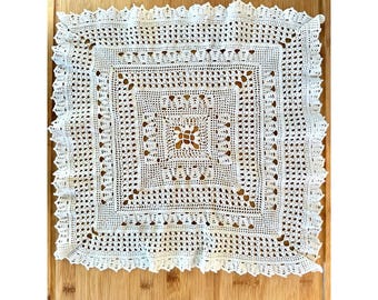Cuadrado de algodón de ganchillo vintage de mediados de siglo, 16 x 17