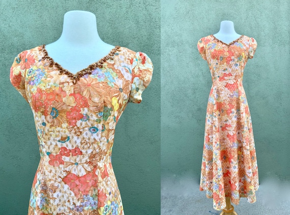 Vintage 1960s Shortsleeved Peach Floral Dress With