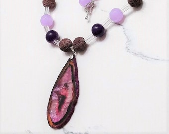 Agate pendant necklace purple lava glass beads, Agate Necklace, Purple Agate, Purple Agate Necklace, Purple Necklace, Purple Pendant, Agate
