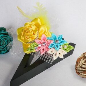 Flower hair comb, ribbon flowers on a comb, hair accessories, kanzashi flowers