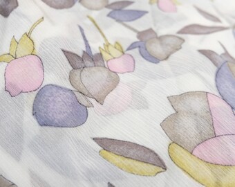 1970's Vintage Pretty Light Large Tulip Flower Print Thin Knit Polyester Fabric Pink, Grey and Blue 3 yardas por 48" de ancho de textura ridged