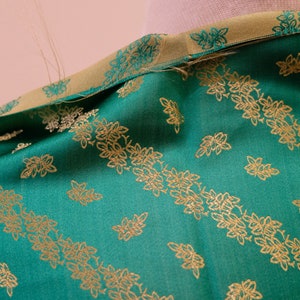 1990&#39;s vintage emerald green and yellow chinoiserie dress weight fabric radiant and magical  2 yards 22&quot; in length by 44&quot; wide