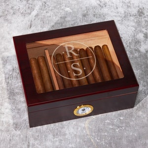 Lavish Circle Initials Personalized Engraved Cherry Wood Cigar Humidor 50 Count Cigar Box Father&#39;s Day Birthday Gifts ED51Z