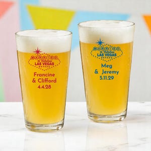 Set of 24 Vegas Wedding Favors, Married In Fabulous or Welcome Las Vegas Personalized Pint Glass Favors, Beer Glass Pint Vegas Favors DM32