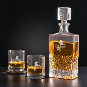 Personalized Equestrian Whiskey Decanter Set: Engraved Horse Lover&#39;s Gift