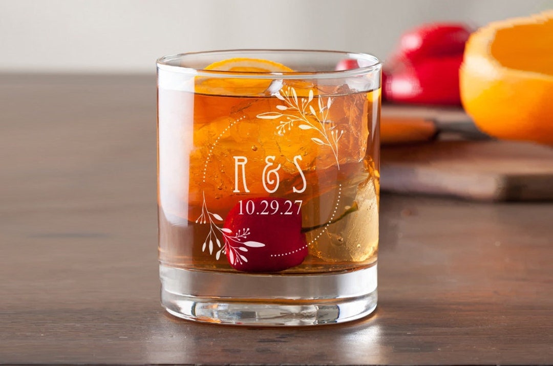 Personalized Engraved Whiskey Glass: Circle Leaf Initial Etched Rocks ...