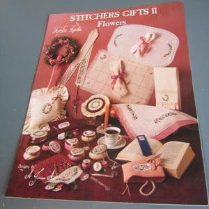 Stitchers Gifts II: Flowers Vintage Cross Stitch Leaflet