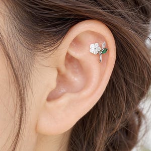Shell Flower Surgical Steel, Titanium Stud Cartilage Piercing, Green Leaves Conch Helix Earring 16G,20G,21G