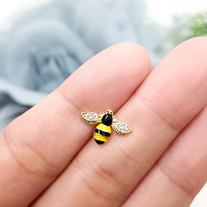 16G,20G,21G Yellow Bee Surgical Steel Stud Earring, Cartilage, Bumblebee Stud for Helix, Honey Bee Daily Earring, Ear Lobe Piercing