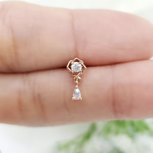 16G、20G、21G ローズとティアドロップダングルイヤリング、サージカルスチールスタッド軟骨コンクヘリックスピアス、耳たぶピアス、彼女へのギフト