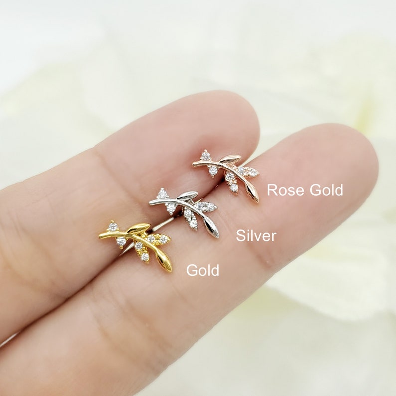 Lövgren CZ Titan Broskörtäng Naturinspirerad Helix 16G, 20G, 21G Piercing bild 2