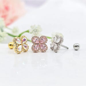 Clous d'oreilles en acier chirurgical grandes fleurs et fleurs éblouissantes 16G, cartilage floral glamour, conque pétale scintillante, piercing hélice