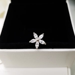 16G Flower Cubic Zirconia Silver Color Stud Earring  Cartilage, Helix piercing