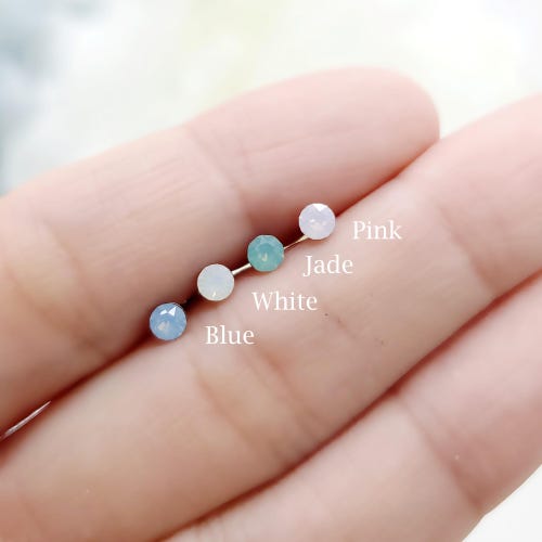 Winziger Mondstein-Knorpelstecker, minimalistischer Helix-Piercing-Schmuck