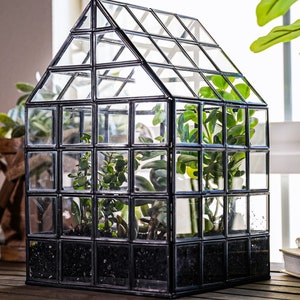 UB Large Lattice Terrarium, Glass and Steel, Perfect for: Indoor Garden, Succulents, Cacti, Fern, Christmas and Wedding Gifts. (Black)