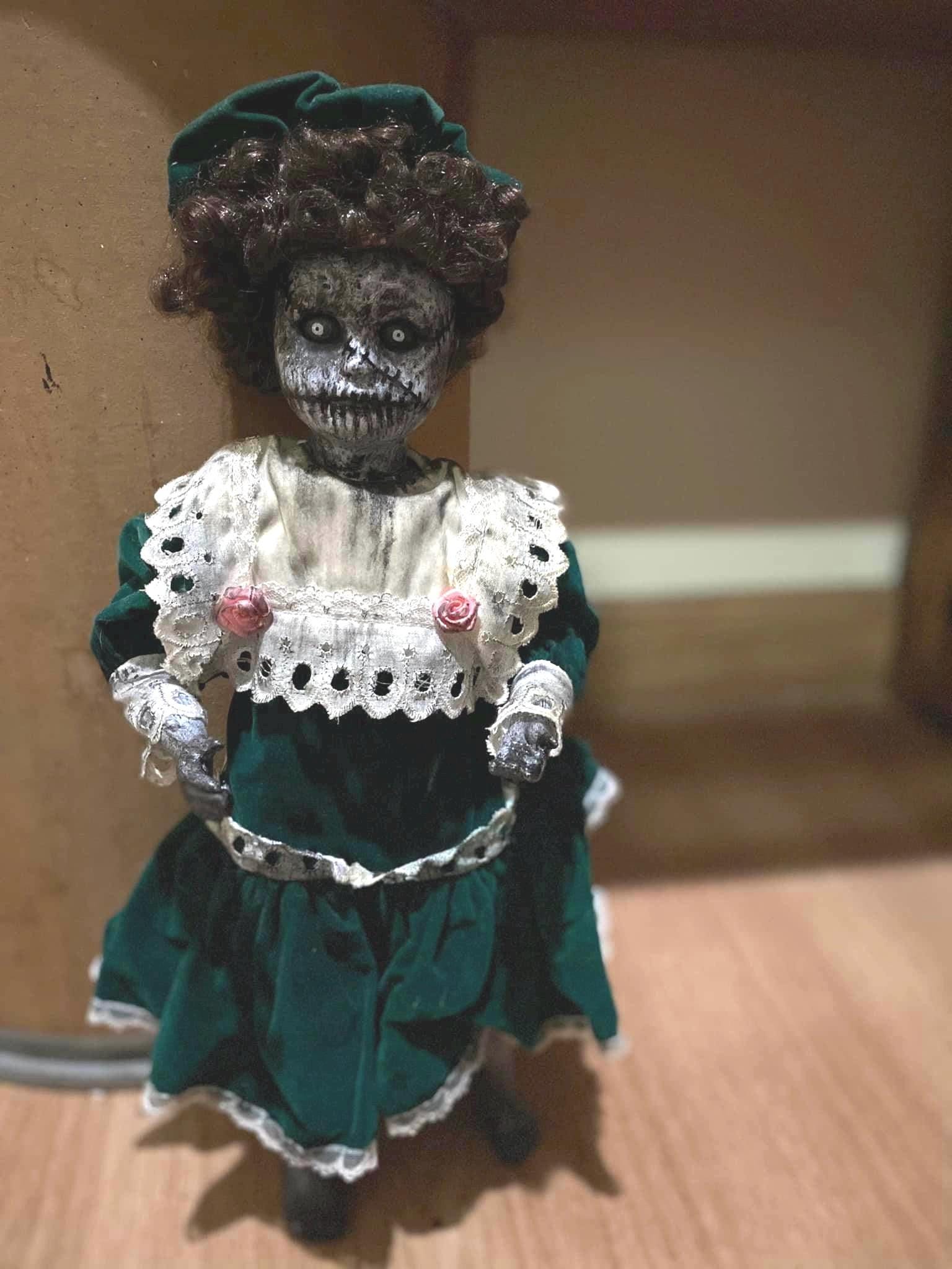 Double vente Madame mystère vintage fille poupée en porcelaine porter un  style vestimentaire effrayant effrayant horreur ook art avec peint à la  main et surréalisme taille 16 - Etsy France