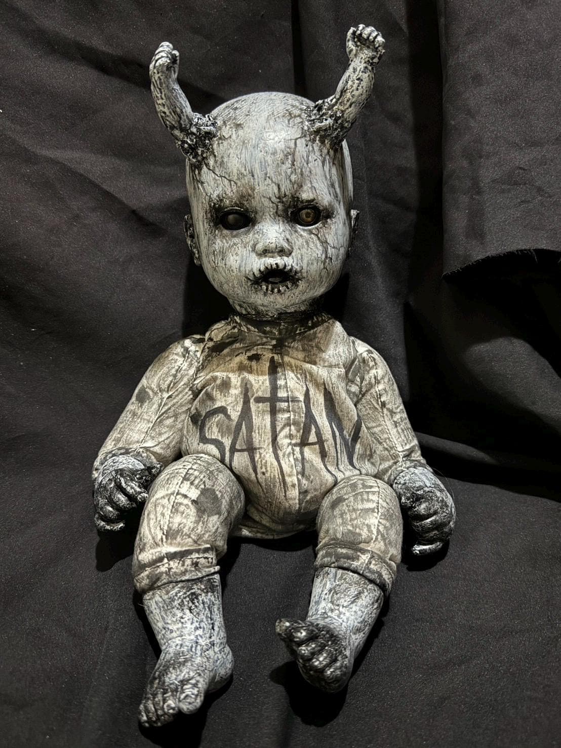 Edizione limitata! Bambola infestata 