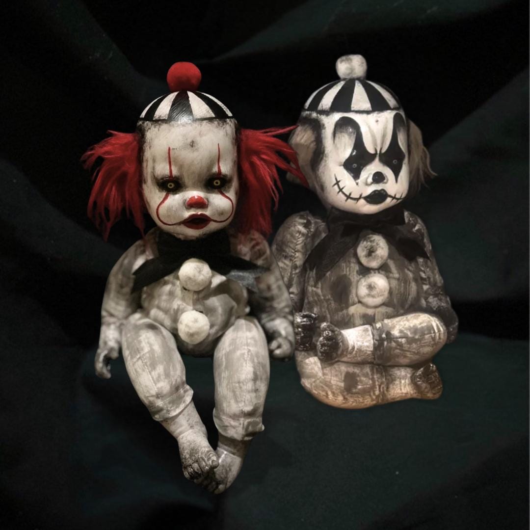 不気味なピエロ人形：ゴシックホラーアート、手描き、15インチ - Etsy 日本