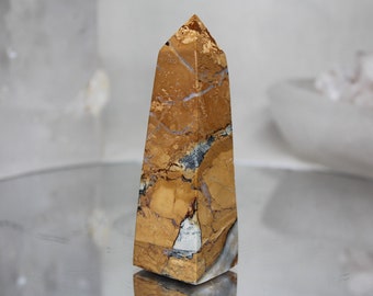 Obelisco de jaspe maliganio: Torre de cristal de Indonesia, 177 g