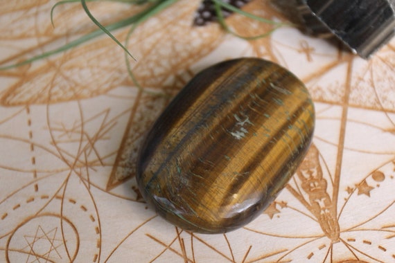 Tigers Eye Crystal Palm Stone, 4.7 oz