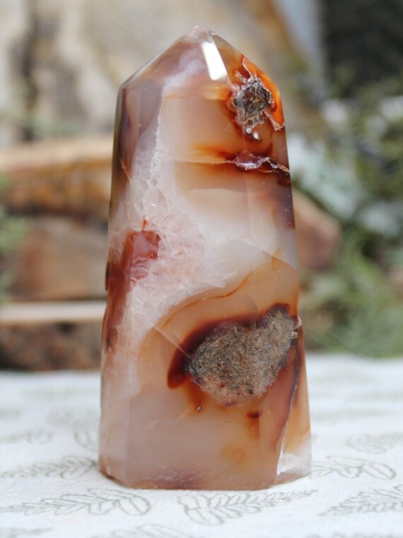 カーネリアンクリスタルジェネレーターポイント：インドネシア産研磨