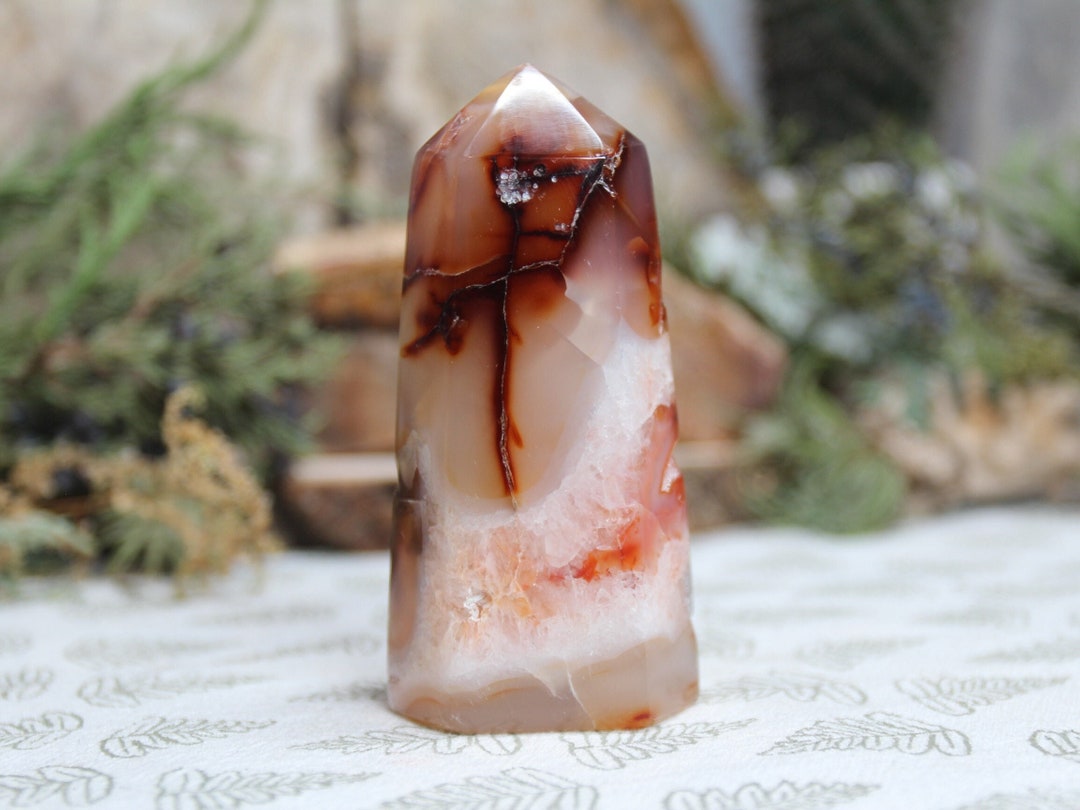 カーネリアンクリスタルジェネレーターポイント：インドネシア産研磨