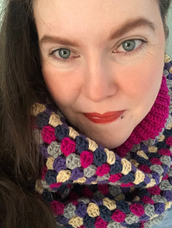 Granny Stripe Crochet Cowl Pattern: Easy Beginner Project (PDF