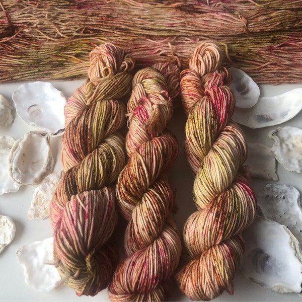 Rose Tea hand dyed DK Yarn, superwash fine merino, 100g, speckled yarn